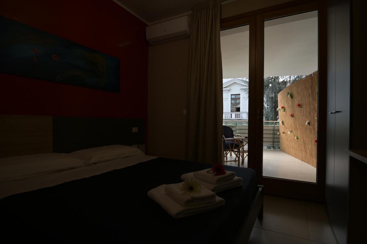 Clc Home B&B كوزنسا المظهر الخارجي الصورة